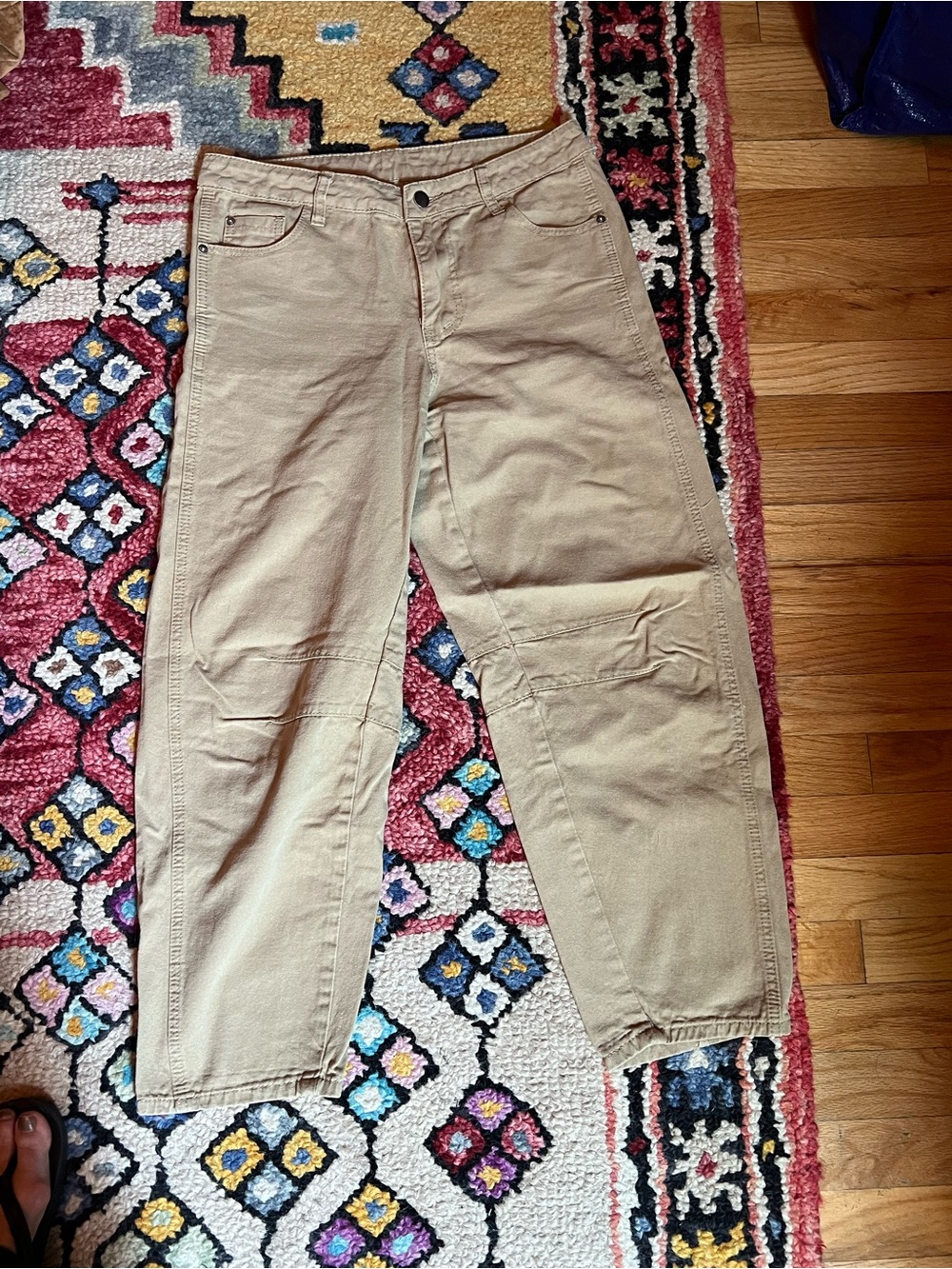 Beige Women’s Barrel Jeans